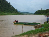 V�r b�t p� Kinabatangan River